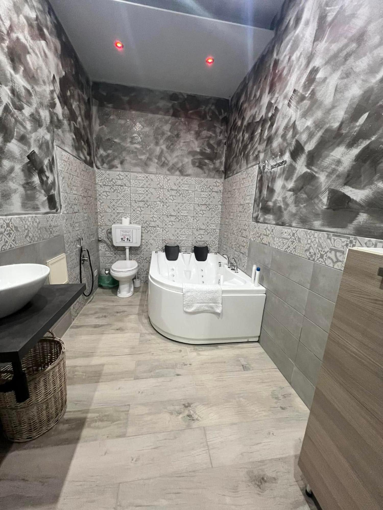 La Casa Di Bella Hotel ปาแลร์โม ภายนอก รูปภาพ